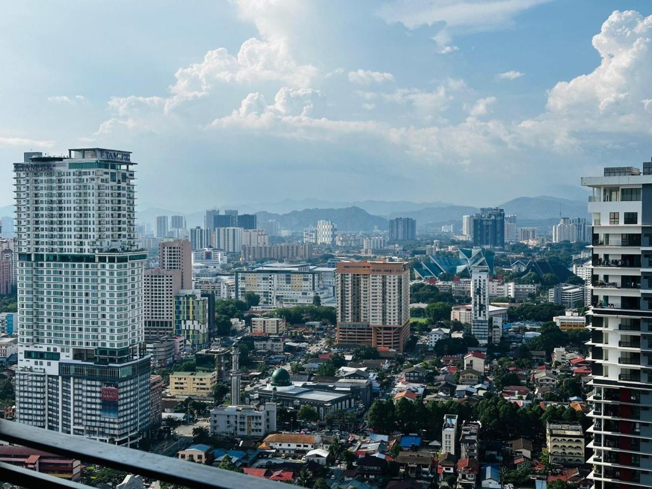 Summer Suites Klcc By Purple Orchid Kuala Lumpur Ngoại thất bức ảnh